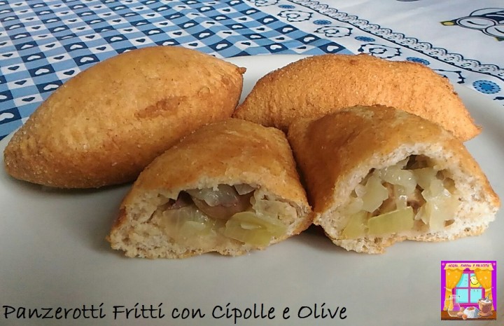 panzerotti fritti con cipolle e olive